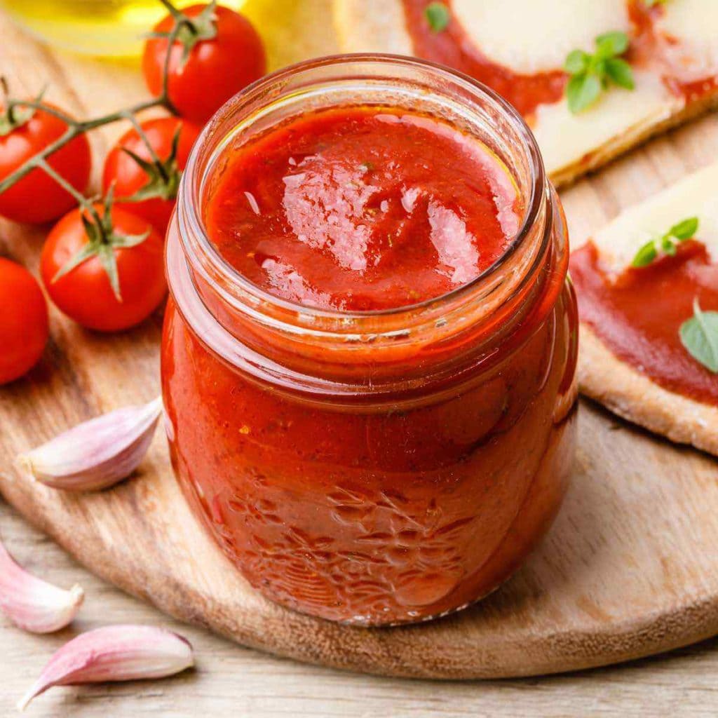 Salsa Sriracha con tomates